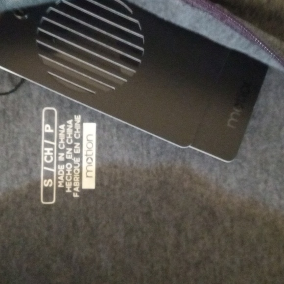MOTION MEN'S ATHLEISURE GRAY LONG SLEEVE QUARTER ZIP PULLOVER SIZE SMALL NWT - Picture 6 of 7